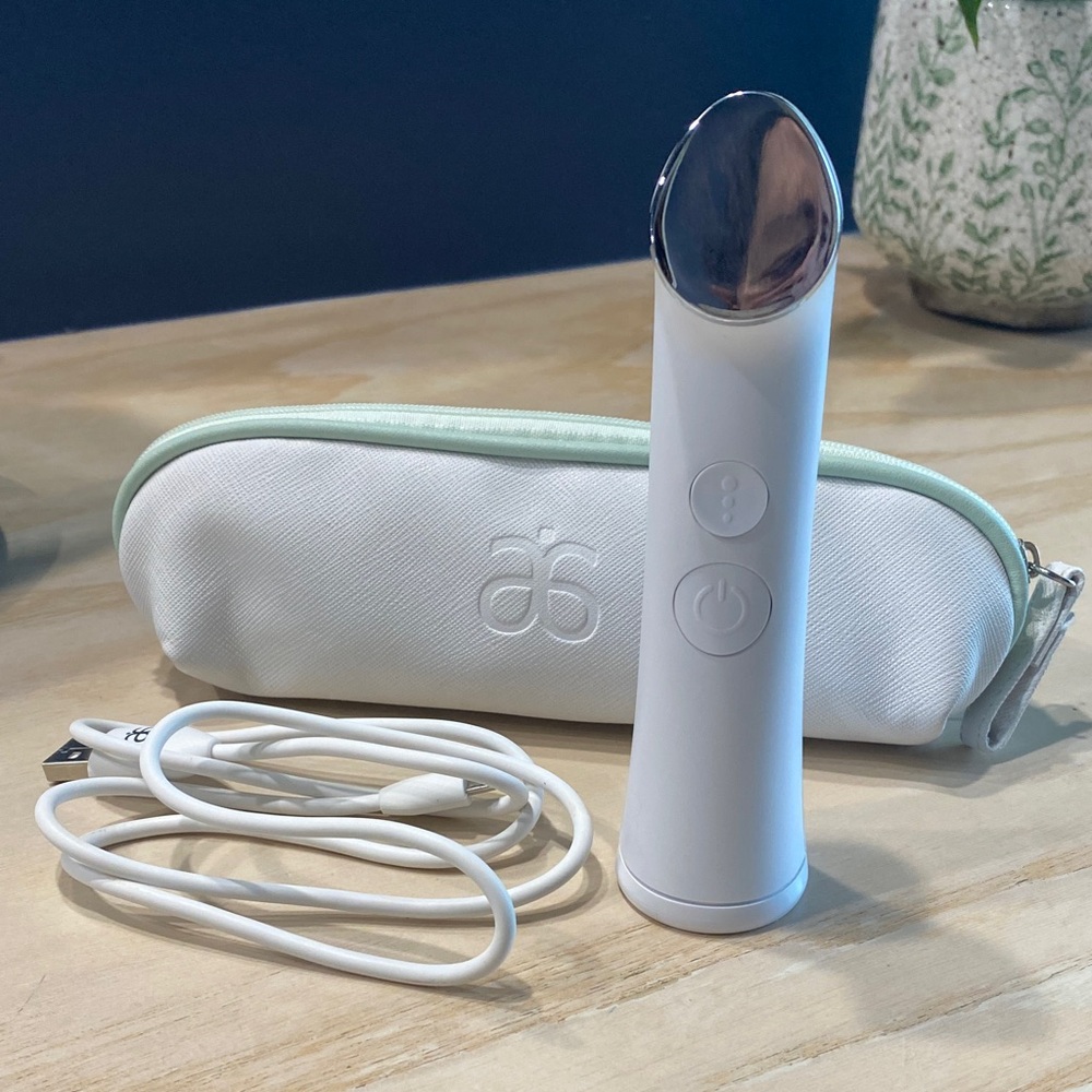 Arbonne Intelligence Genius Ultra with Case